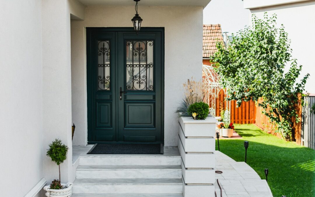 Na co należy zwrócić uwagę, wybierając drzwi wejściowe do domu?